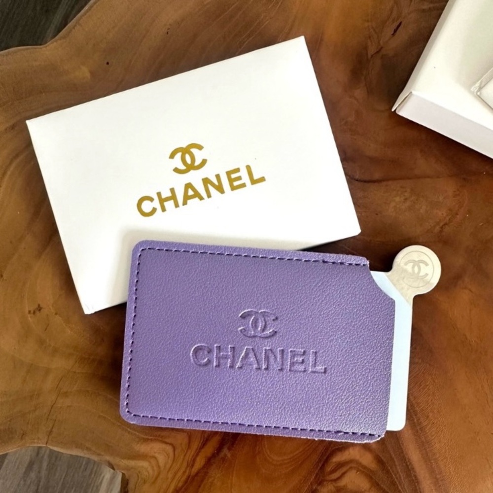 Chanel color purple 💜Beauty mirror in pouch & card holder pouch NIB - Picture 6 of 6
